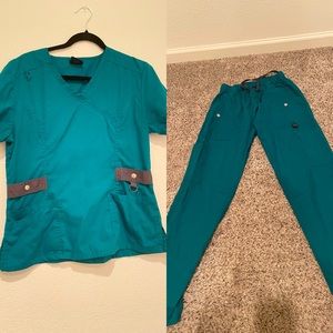Medgear scrubs set